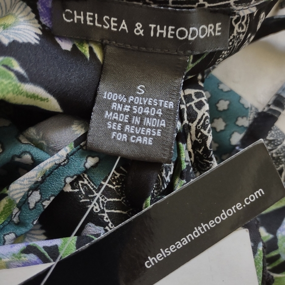 New🎀Chelsea & Theodore crochet detail tiered floral neck ties long sleeve - Picture 9 of 9